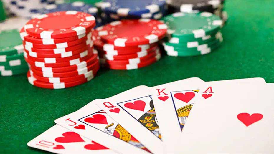 What are the benefits of downloading a rummy app on your mobile